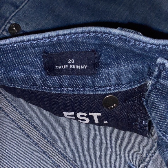 GAP Cropped Skinny Jeans - Picture 2 of 4